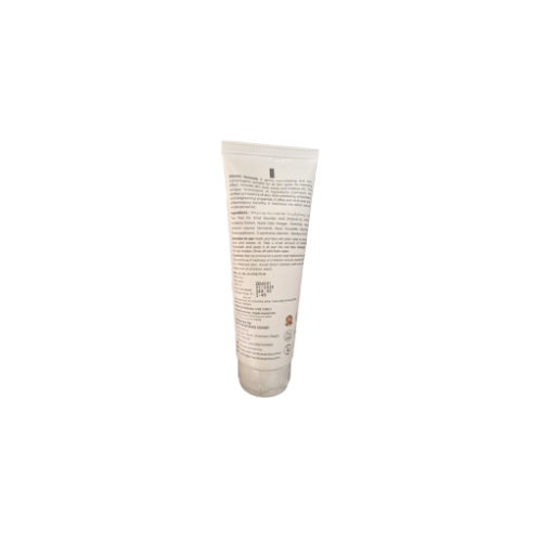 EMARA Facewash with Tea Tree Oil and  Vitamin C